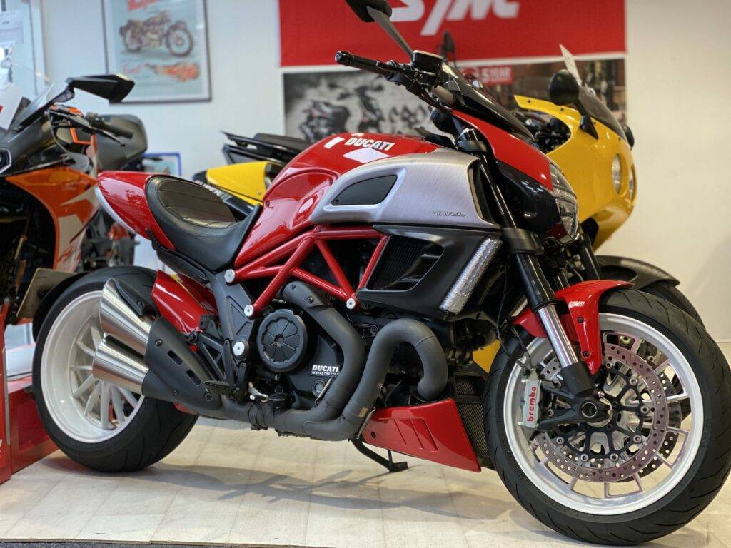 Ducati Diavel Stripe