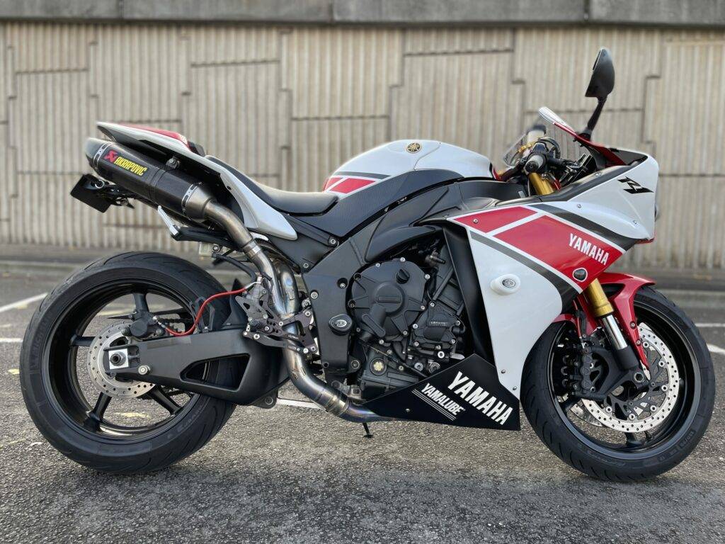 Yamaha YZF R1